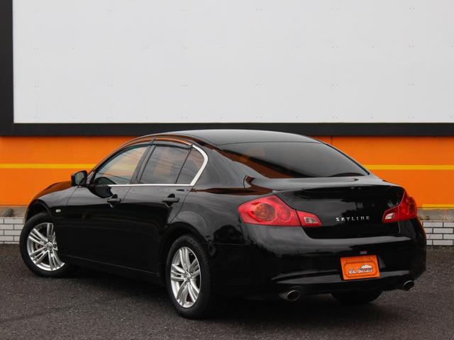 スカイライン 250GT 後期型・電動黒半革シート・サイド&バックカメラ・Bluetooth接続・純正HDDナビ・フルセグ・音楽録音・ETC・インテリキー・HIDヘッドライト・プッシュスタート・純正17インチアルミ・ドアバイザ(27枚目)