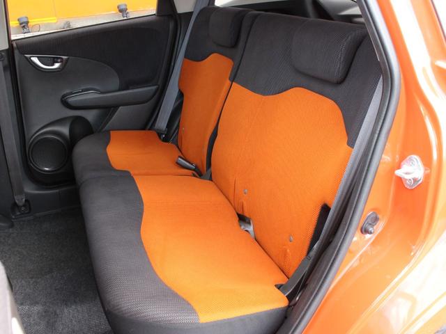 フィット RS 6速MT・Bluetooth接続・バックカメラ・HIDヘッドライト・WORK17インチアルミ・ローダウン・無限グリル&マフラー・スマートキー・ETC・エアロ・プライバシーガラス・ドアバイザー(10枚目)