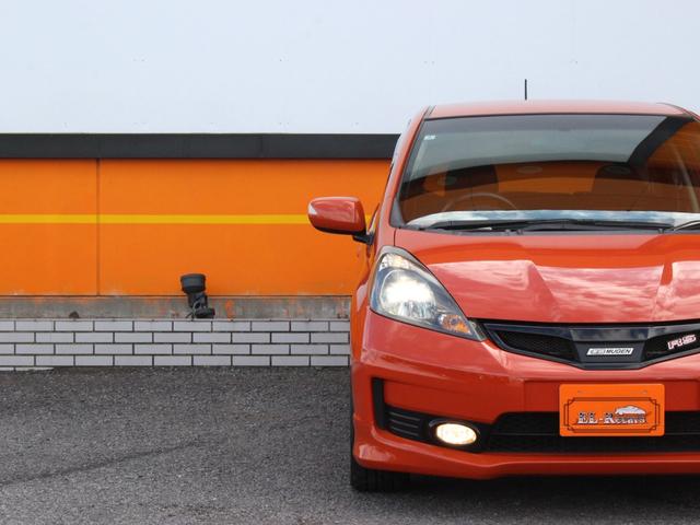 フィット RS 6速MT・Bluetooth接続・バックカメラ・HIDヘッドライト・WORK17インチアルミ・ローダウン・無限グリル&マフラー・スマートキー・ETC・エアロ・プライバシーガラス・ドアバイザー(16枚目)