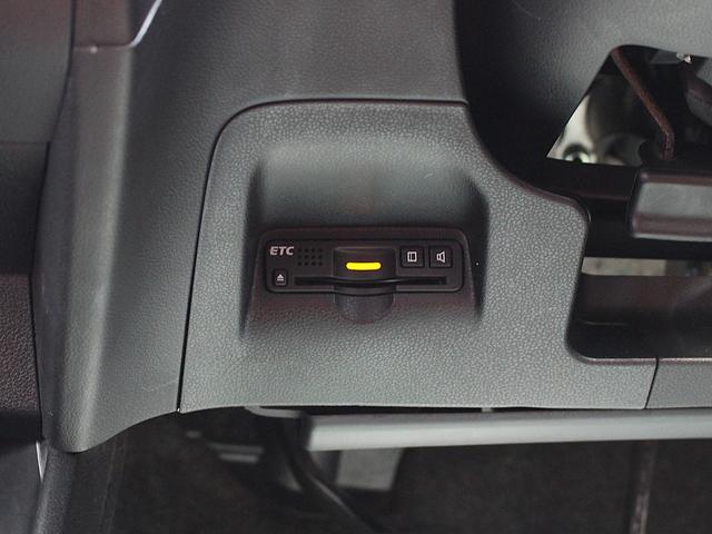 フィット RS 6速MT・Bluetooth接続・バックカメラ・HIDヘッドライト・WORK17インチアルミ・ローダウン・無限グリル&マフラー・スマートキー・ETC・エアロ・プライバシーガラス・ドアバイザー(21枚目)