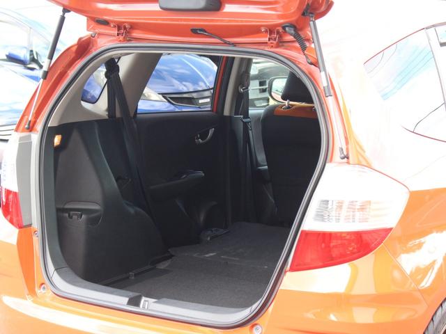 フィット RS 6速MT・Bluetooth接続・バックカメラ・HIDヘッドライト・WORK17インチアルミ・ローダウン・無限グリル&マフラー・スマートキー・ETC・エアロ・プライバシーガラス・ドアバイザー(32枚目)