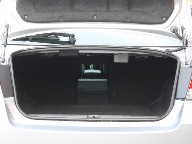 レガシィＢ４ ２．５ｉ　ＢスポーツアイサイトＧパッケージ　電動半革シート・バックカメラ・追従クルーズコントロール・ＨＩＤヘッドライト・スマートキー・プッシュスタート・社外１７インチアルミ・ＥＴＣ・パドルシフト・革巻きハンドル・オートＡ／Ｃ（11枚目）