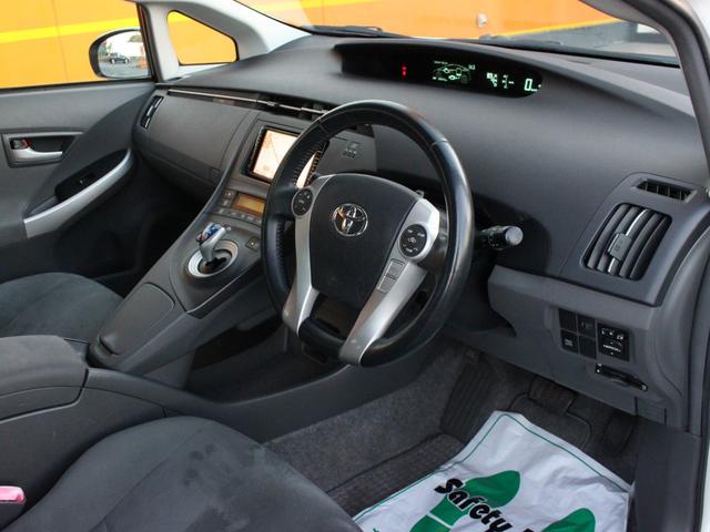 プリウス Ｇ　Ｂｌｕｅｔｏｏｔｈ接続・バックカメラ・追従クルーズコントロール・プリクラッシュセーフティ・ＥＴＣ・スマートキー・ＥＴＣ・オートＡ／Ｃ・プッシュスタート・ドアバイザー革巻きハンドル・ライトレベライザー（32枚目）