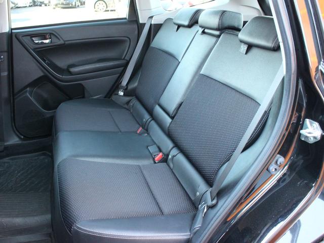 フォレスター ２．０ＸＴ　アイサイト　ターボ車・電動ハーフレザーシート・Ｂｌｕｅｔｏｏｔｈ接続・バックカメラ・追従クルーズコントロール・プッシュスタート・スマートキー・ルーフレール・社外１８インチアルミ・パドルシフト・オートＡ／Ｃ（11枚目）