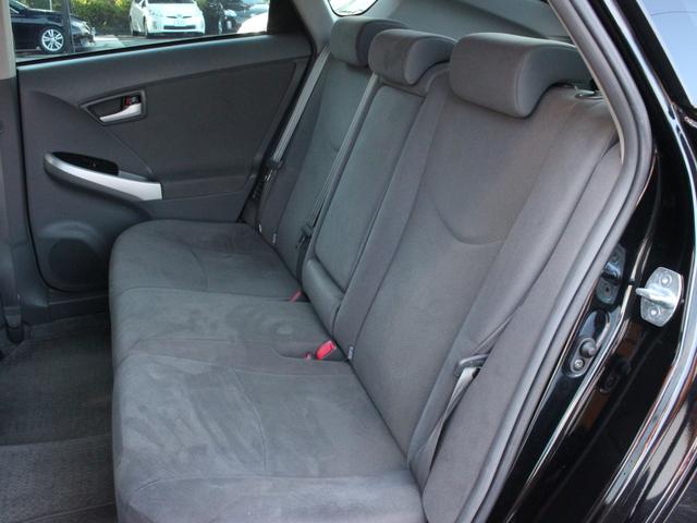 プリウス Ｓ　Ｂｌｕｅｔｏｏｔｈ接続・バックカメラ・ＥＴＣ・ワンセグ・ドライブレコーダー・スマートキー・プッシュスタート・純正１５インチアルミ・ドアバイザー・オートＡ／Ｃ・ヘッドライトレベライザー（6枚目）