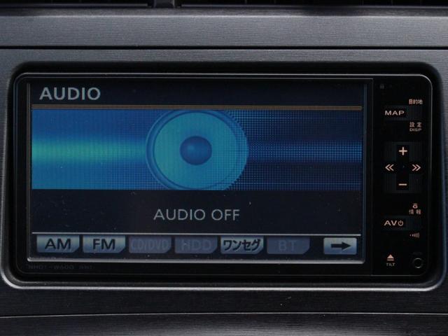 プリウス Ｓ　Ｂｌｕｅｔｏｏｔｈ接続・バックカメラ・ＥＴＣ・ワンセグ・ドライブレコーダー・スマートキー・プッシュスタート・純正１５インチアルミ・ドアバイザー・オートＡ／Ｃ・ヘッドライトレベライザー（12枚目）