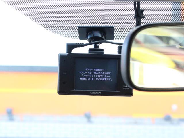 プリウス Ｓ　Ｂｌｕｅｔｏｏｔｈ接続・バックカメラ・ＥＴＣ・ワンセグ・ドライブレコーダー・スマートキー・プッシュスタート・純正１５インチアルミ・ドアバイザー・オートＡ／Ｃ・ヘッドライトレベライザー（13枚目）