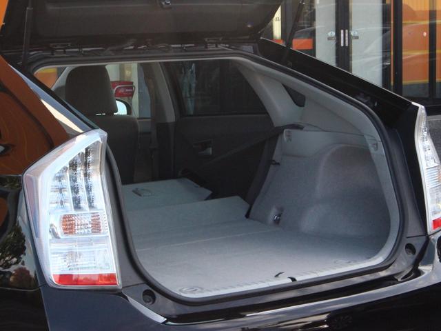 プリウス Ｓ　Ｂｌｕｅｔｏｏｔｈ接続・バックカメラ・ＥＴＣ・ワンセグ・ドライブレコーダー・スマートキー・プッシュスタート・純正１５インチアルミ・ドアバイザー・オートＡ／Ｃ・ヘッドライトレベライザー（28枚目）