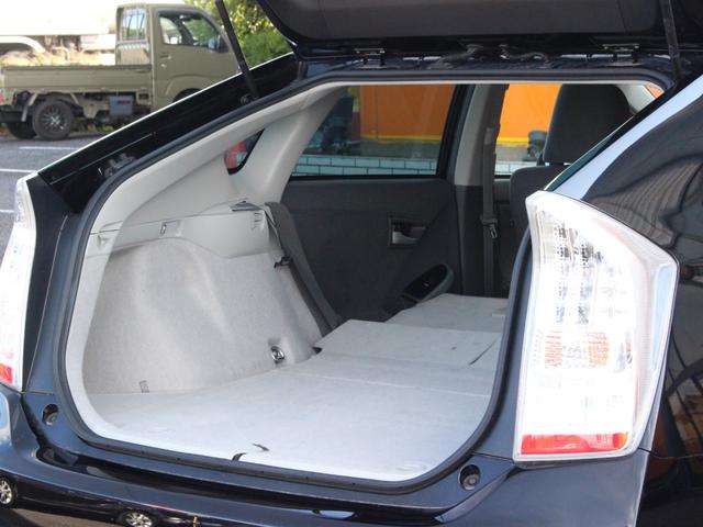 プリウス Ｓ　Ｂｌｕｅｔｏｏｔｈ接続・バックカメラ・ＥＴＣ・ワンセグ・ドライブレコーダー・スマートキー・プッシュスタート・純正１５インチアルミ・ドアバイザー・オートＡ／Ｃ・ヘッドライトレベライザー（31枚目）