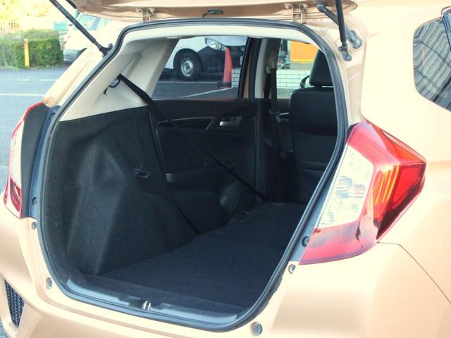 フィットハイブリッド Lパッケージ ワンオーナー・ハーフレザーシート・LEDヘッドライト・バックカメラ・メモリーナビ・フルセグ・USB入力・スマートキー・ETC・クルーズコントロール・オートA/C・ウィンカーミラー(31枚目)