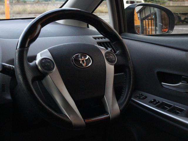 プリウスアルファ Sツーリングセレクション LEDヘッドライト&フォグランプ・Bluetooth接続・バックカメラ・フリップダウンモニター・スマートキー・ETC・オートA/C・社外ウッドコンビハンドル・純正17インチアルミ・プッシュスタート(11枚目)