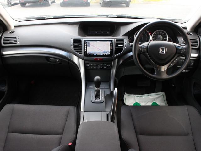 アコードツアラー 20TL スマートスタイルパッケージ Gathersナビ・ルーフレール・バックカメラ・地デジ・ETC・クルーズコントロール・スマートキー・HIDヘッドライト・パドルシフト・横滑り防止装置・社外17インチアルミ・ドアバイザー(4枚目)