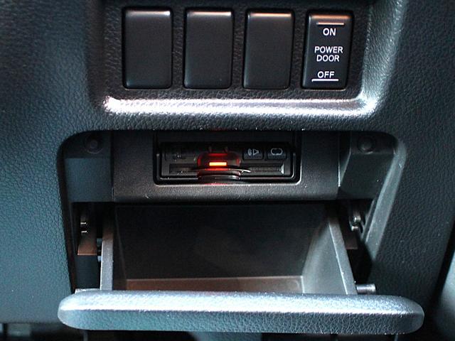 エルグランド ２５０ハイウェイスター　両側電動スライドドア・ハーフレザーシート・Ｂｌｕｅｔｏｏｔｈ接続・フルセグ・フリップダウンモニター・バックカメラ・ＥＴＣ・社外２０インチアルミ・インテリキー・プッシュスタート・オートＡ／Ｃ・ドアバイザ（16枚目）