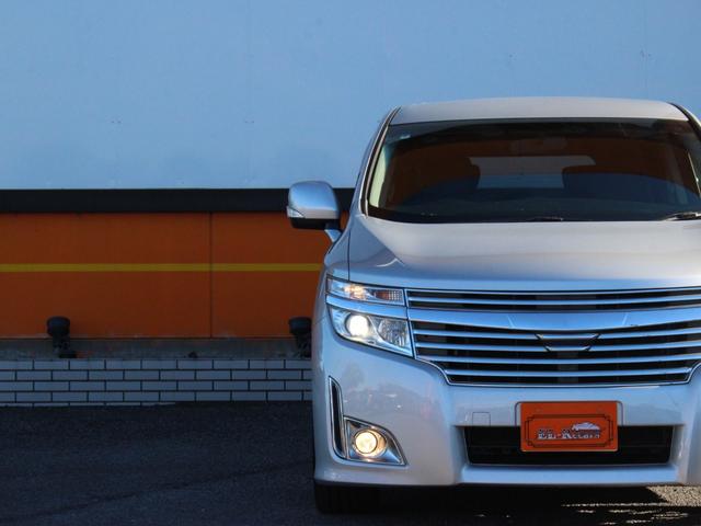 エルグランド ２５０ハイウェイスター　両側電動スライドドア・ハーフレザーシート・Ｂｌｕｅｔｏｏｔｈ接続・フルセグ・フリップダウンモニター・バックカメラ・ＥＴＣ・社外２０インチアルミ・インテリキー・プッシュスタート・オートＡ／Ｃ・ドアバイザ（19枚目）