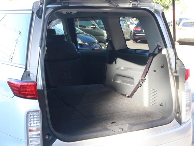 エルグランド ２５０ハイウェイスター　両側電動スライドドア・ハーフレザーシート・Ｂｌｕｅｔｏｏｔｈ接続・フルセグ・フリップダウンモニター・バックカメラ・ＥＴＣ・社外２０インチアルミ・インテリキー・プッシュスタート・オートＡ／Ｃ・ドアバイザ（28枚目）