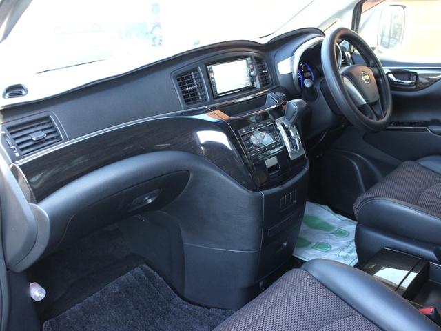 エルグランド ２５０ハイウェイスター　両側電動スライドドア・ハーフレザーシート・Ｂｌｕｅｔｏｏｔｈ接続・フルセグ・フリップダウンモニター・バックカメラ・ＥＴＣ・社外２０インチアルミ・インテリキー・プッシュスタート・オートＡ／Ｃ・ドアバイザ（35枚目）