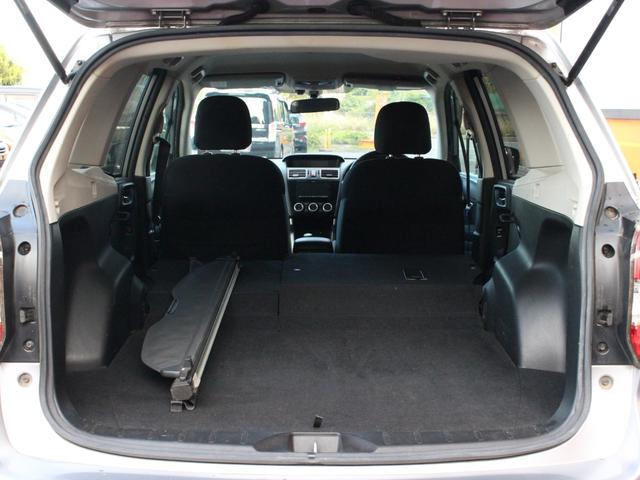 フォレスター ２．０ｉ－Ｌ　６速ＭＴ・Ｂｌｕｅｔｏｏｔｈ接続・バックカメラ・クルーズコントロール・ＥＴＣ・スマートキー・フルセグ・オートＡ／Ｃ・プッシュスタート・ＨＩＤヘッドライト・純正１７インチアルミ・ウィンカーミラー（13枚目）