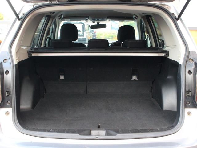 フォレスター ２．０ｉ－Ｌ　６速ＭＴ・Ｂｌｕｅｔｏｏｔｈ接続・バックカメラ・クルーズコントロール・ＥＴＣ・スマートキー・フルセグ・オートＡ／Ｃ・プッシュスタート・ＨＩＤヘッドライト・純正１７インチアルミ・ウィンカーミラー（32枚目）