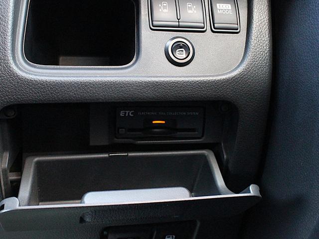 セレナ 　両側電動スライドドア・フリップダウンモニター・アラウンドビューモニター・Ｂｌｕｅｔｏｏｔｈ接続・フロント／サイド／バックカメラ・クルーズコントロール・コーナーセンサー・エアロ・インテリキー・ＨＩＤ（17枚目）