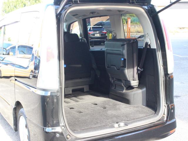 セレナ 　両側電動スライドドア・フリップダウンモニター・アラウンドビューモニター・Ｂｌｕｅｔｏｏｔｈ接続・フロント／サイド／バックカメラ・クルーズコントロール・コーナーセンサー・エアロ・インテリキー・ＨＩＤ（30枚目）