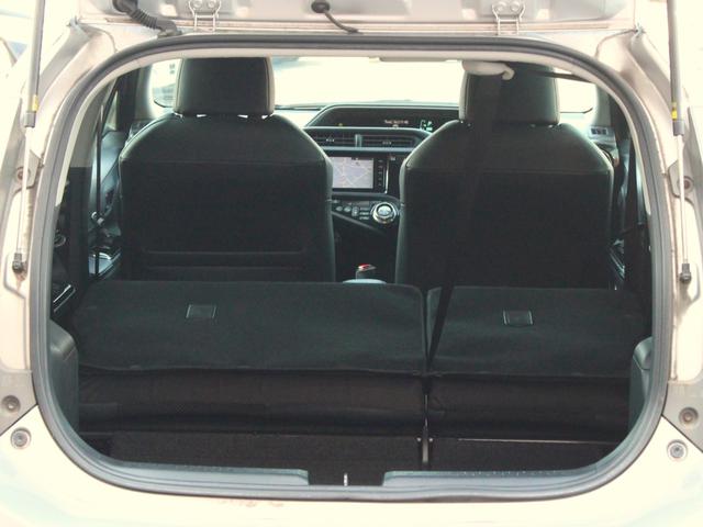 アクア Ｇ　Ｇ’ｓ　専用エアロ／ハーフレザーシート／１７インチアルミ・Ｂｌｕｅｔｏｏｔｈ接続・バックカメラ・ＥＴＣ・スマートキー・シートヒーター・革巻ステアリング・ＡＡ／Ｃ・プッシュスタート・デイライト・ウィンカーミラー（11枚目）