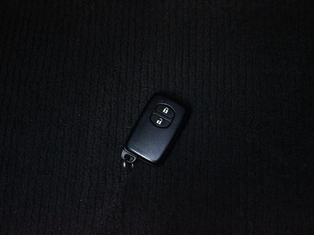 アクア Ｇ　Ｇ’ｓ　専用エアロ／ハーフレザーシート／１７インチアルミ・Ｂｌｕｅｔｏｏｔｈ接続・バックカメラ・ＥＴＣ・スマートキー・シートヒーター・革巻ステアリング・ＡＡ／Ｃ・プッシュスタート・デイライト・ウィンカーミラー（16枚目）