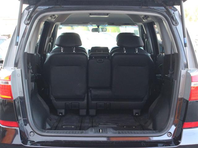 エリシオンプレステージ Ｓ　ＨＤＤナビスペシャルパッケージ　ハーフレザーシート・両側電動スライドドア・フリップダウンモニター・バックカメラ・スマートキー・ウッドコンビハンドル・ＥＴＣ・ＨＩＤヘッドライト・オートＡ／Ｃ・ＨＤＤナビ・ドアバイザー・純正１７アルミ（11枚目）