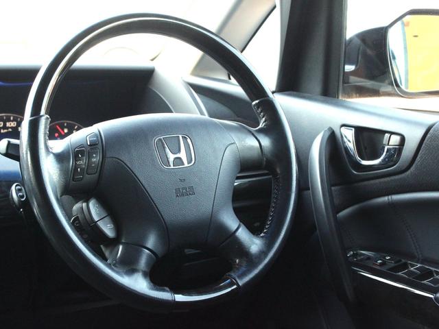 エリシオンプレステージ Ｓ　ＨＤＤナビスペシャルパッケージ　ハーフレザーシート・両側電動スライドドア・フリップダウンモニター・バックカメラ・スマートキー・ウッドコンビハンドル・ＥＴＣ・ＨＩＤヘッドライト・オートＡ／Ｃ・ＨＤＤナビ・ドアバイザー・純正１７アルミ（17枚目）