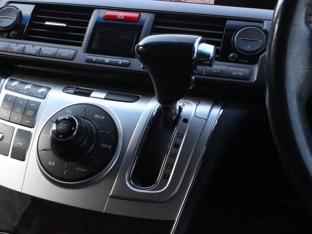 エリシオンプレステージ Ｓ　ＨＤＤナビスペシャルパッケージ　ハーフレザーシート・両側電動スライドドア・フリップダウンモニター・バックカメラ・スマートキー・ウッドコンビハンドル・ＥＴＣ・ＨＩＤヘッドライト・オートＡ／Ｃ・ＨＤＤナビ・ドアバイザー・純正１７アルミ（39枚目）