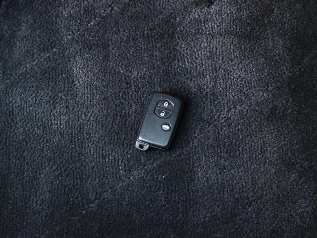 ＸＶ ２．０ｉ－Ｌ　アイサイト　ＫＥＮＳＴＹＬＥエアロ・バグガード・ルーフレール・電動シート・追従クルーズコントロール・スマートキー・オートＡ／Ｃ・ＨＤＤナビ・ＨＩＤヘッドライト・純正１７インチアルミ・パドルシフト（14枚目）