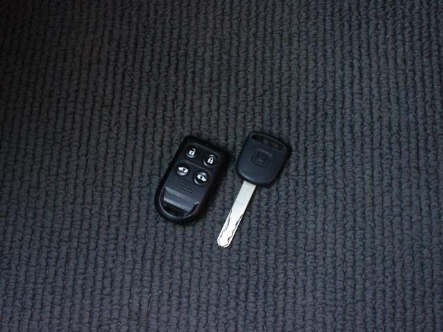 ステップワゴン G Lパッケージ 両側電動スライドドア・バックカメラ・フリップダウンモニター・ETC・オートA/C・キーレス・HDDナビ・音楽録音・地デジ・社外15インチアルミ・ドアバイザー・ウィンカーミラー(17枚目)