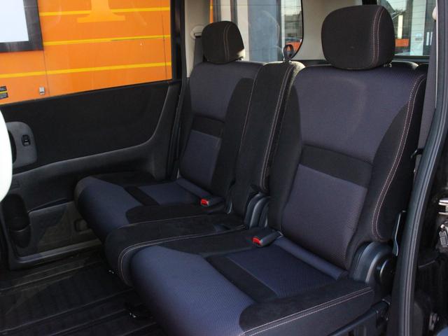 セレナ ハイウェイスター　Ｖエアロセレクション　両側電動スライドドア・バックカメラ・フリップダウンモニター・インテリキー・ＥＴＣ・ＡＡ／Ｃ・ＣＤ／ＤＶＤ再生・ＨＤＤナビ・フルセグ・ＨＩＤヘッドライト・エアロ・純正１６インチアルミ・プッシュスタート（6枚目）