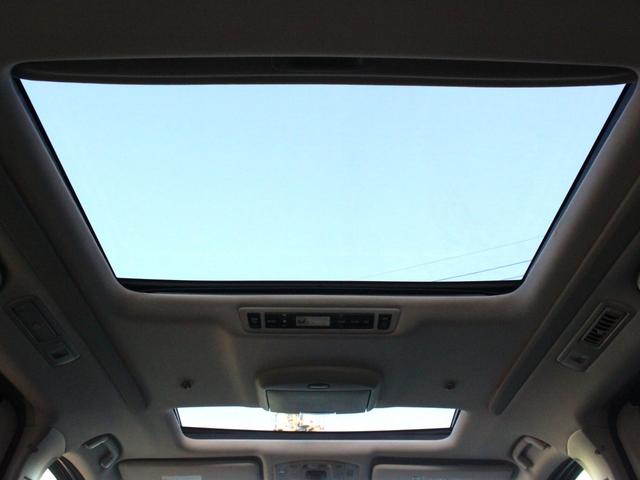 アルファード 240S Wサンルーフ・両側電動スライドドア・ローダウン・社外20インチアルミ・Bluetooth接続・バックカメラ・フリップダウンモニター・フルセグ・ETC・スマートキー・プッシュスタート・HIDヘッドライト(4枚目)