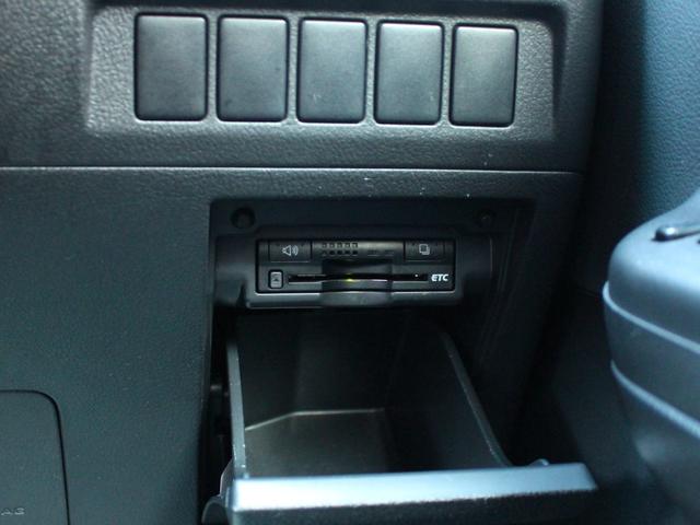 アルファード 240S Wサンルーフ・両側電動スライドドア・ローダウン・社外20インチアルミ・Bluetooth接続・バックカメラ・フリップダウンモニター・フルセグ・ETC・スマートキー・プッシュスタート・HIDヘッドライト(17枚目)