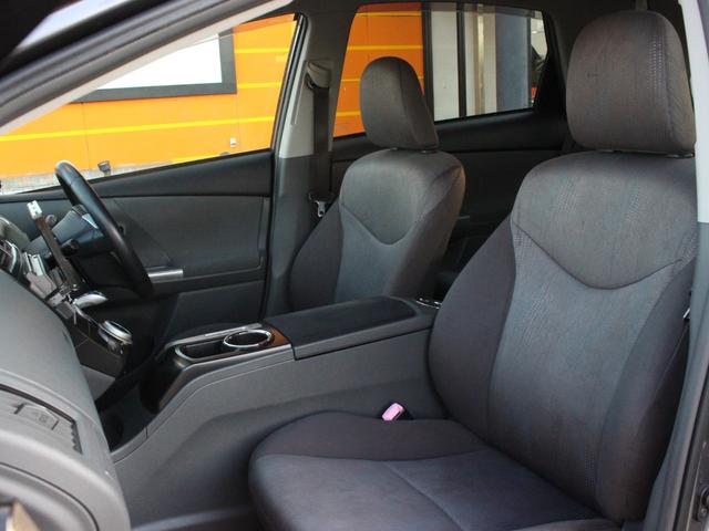 プリウスアルファ G 7人乗り・LEDヘッドライト・バックカメラ・ETC・スマートキー・プッシュスタート・ドライブレコーダー・コーナーセンサー・オートA/C・革巻きハンドル・ドアバイザー・純正16インチアルミ(5枚目)