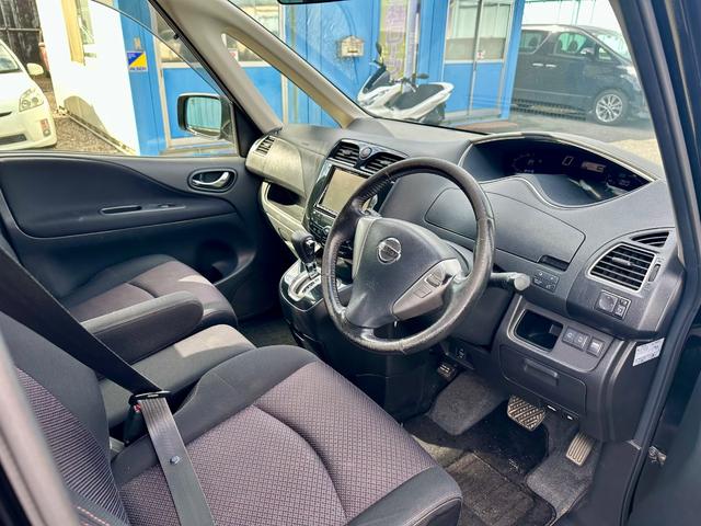 セレナ ハイウェイスター　Ｓ－ハイブリッド　両側パワースライドドア　フリップダウンモニター　社外ナビゲーション　バックカメラ　プッシュスタート　スマートキー（12枚目）