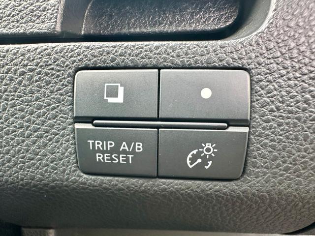 セレナ ハイウェイスター　Ｓ－ハイブリッド　両側パワースライドドア　フリップダウンモニター　社外ナビゲーション　バックカメラ　プッシュスタート　スマートキー（21枚目）