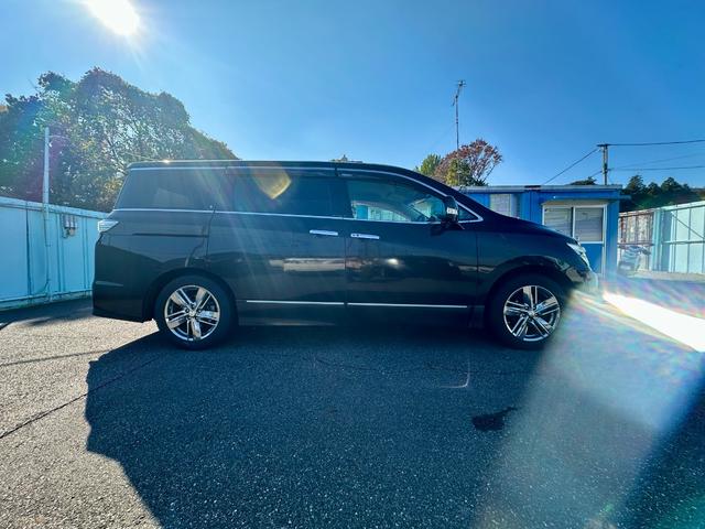 エルグランド ライダー　黒本革シート　マニュアルシート　純正ナビゲーション　フルセグＴＶ　アラウンドビューモニター　フォグランプ　横滑り防止　リアコーナーセンサー（33枚目）