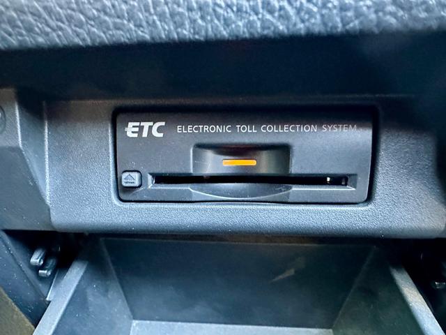 エルグランド ライダー　黒本革シート　マニュアルシート　純正ナビゲーション　フルセグＴＶ　アラウンドビューモニター　フォグランプ　横滑り防止　リアコーナーセンサー（34枚目）