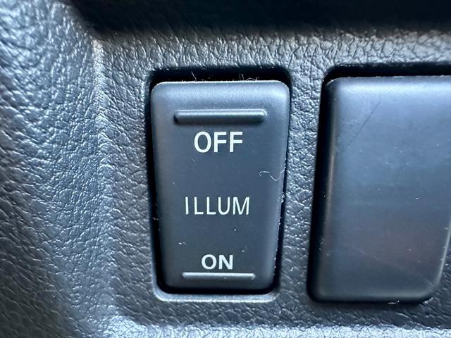 エルグランド ライダー　黒本革シート　マニュアルシート　純正ナビゲーション　フルセグＴＶ　アラウンドビューモニター　フォグランプ　横滑り防止　リアコーナーセンサー（35枚目）