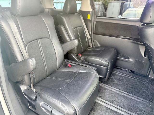 アルファード ２４０Ｓ　ＴＲＤエアロパーツ　スマートキー　プッシュスタート　両側パワースライドドア　社外ナビゲーション　社外フリップダウンモニター（16枚目）