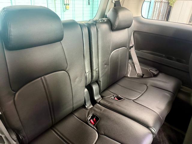 アルファード ２４０Ｓ　ＴＲＤエアロパーツ　スマートキー　プッシュスタート　両側パワースライドドア　社外ナビゲーション　社外フリップダウンモニター（17枚目）