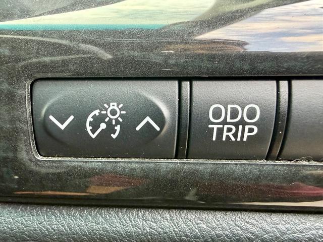 アルファード ２４０Ｓ　ＴＲＤエアロパーツ　スマートキー　プッシュスタート　両側パワースライドドア　社外ナビゲーション　社外フリップダウンモニター（21枚目）