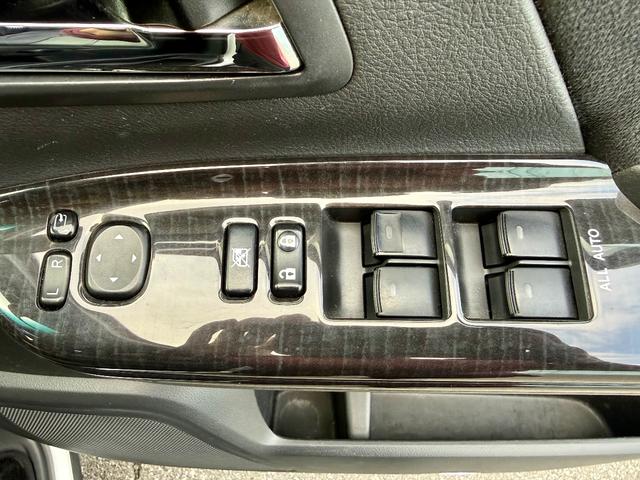 アルファード ２４０Ｓ　ＴＲＤエアロパーツ　スマートキー　プッシュスタート　両側パワースライドドア　社外ナビゲーション　社外フリップダウンモニター（50枚目）