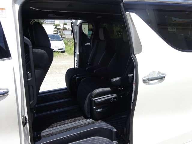 アルファード ２．５Ｓ　タイプゴールドＩＩ（30枚目）