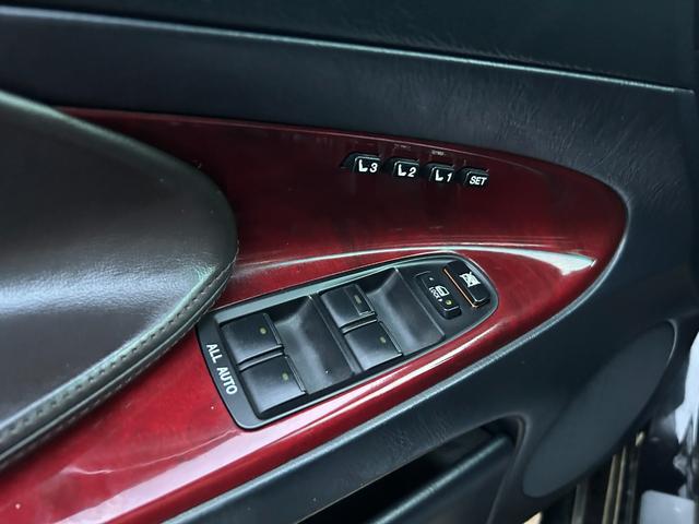 ＧＳ３００ ベースグレード　社外エアサス公認　左ハンドル　新車並行　国内未発売モデル　後期ＧＳ４５０ｈ仕様　マークレビンソン　フルエアロ　サンルーフ　日本仕様ナビ　ブラウン革　シートクーラー　シートヒーター　スマートキー　地デジ（67枚目）