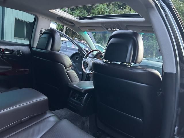 ＧＳ３００ ベースグレード　社外エアサス公認　左ハンドル　新車並行　国内未発売モデル　後期ＧＳ４５０ｈ仕様　マークレビンソン　フルエアロ　サンルーフ　日本仕様ナビ　ブラウン革　シートクーラー　シートヒーター　スマートキー　地デジ（71枚目）