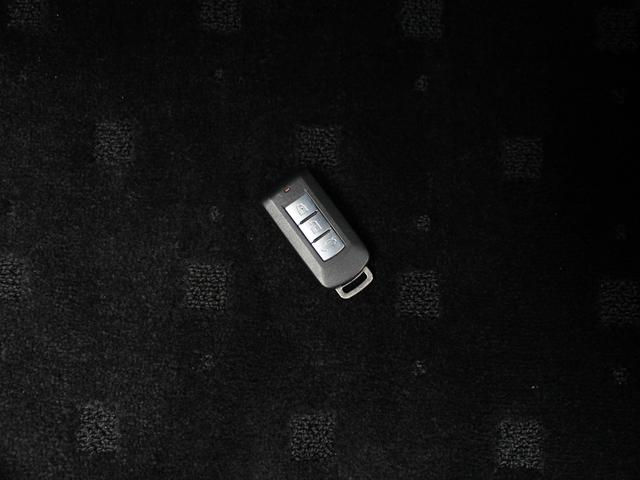 ブラックレザーエディション　１オーナー　黒本革シート　シートヒーター　サンルーフ　ＨＤＤナビ　バックカメラ　ＥＴＣ　クルーズコントロール　ＨＩＤヘッドライト　ウインカーミラー　プライバシーガラス　ＡＡＣ(18枚目)