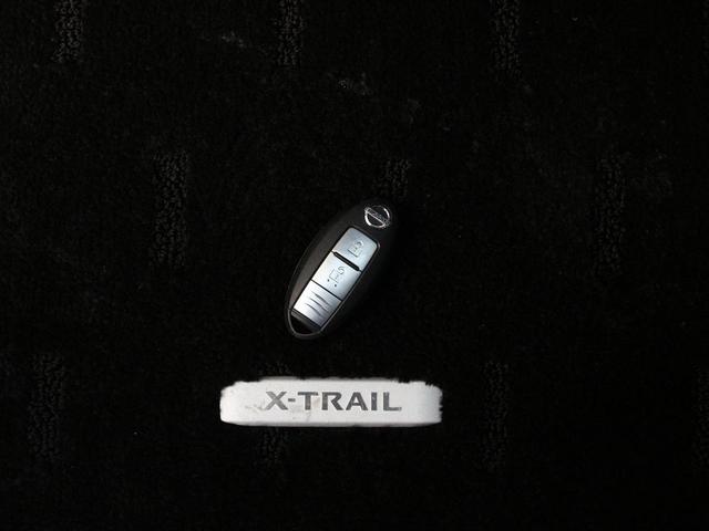エクストレイル 20X 後期型・ハイパールーフレール・純正ナビ・フルセグ・バックカメラ・Bluetooth接続・ETC・インテリキー・HIDヘッドライト・フォグランプ・カプロンシート・純正17インチAW・オートエアコン(24枚目)