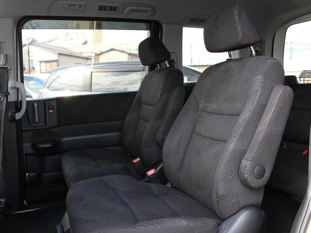 ステップワゴンスパーダ S サイドリフトアップシート車 両側電動スライドドア・HDDナビ・フルセグ・バックカメラ・ドライブレコーダー・パドルシフト・キーレス・HIDヘッドライト・フォグランプ・純正16インチAW・ウインカーミラー・オートエアコン・ドアバイザ(12枚目)